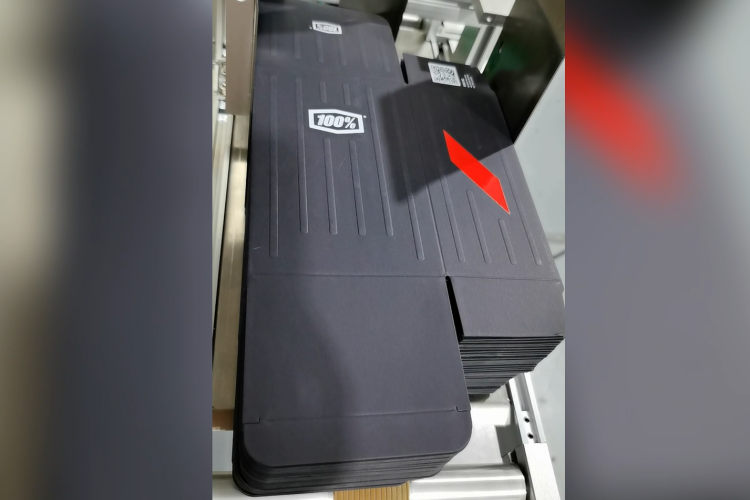 紙盒貼標機2.png